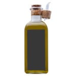 Botella de aceite de oliva con corcho sobre fondo blanco, ejemplo de fotografía de producto